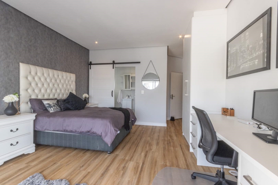 5 Bedroom Property for Sale in Sunset Beach Western Cape